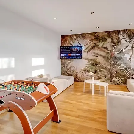 Kaza Guesthouse, Centrally Located 2 & 3 Bedroom Apartments In Augsburg Exterior photo