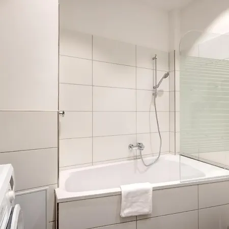 Kaza Guesthouse, Centrally Located 2 & 3 Bedroom Apartments In Augsburg Exterior photo