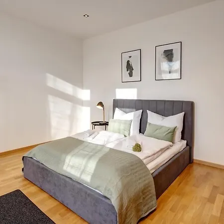 Kaza Guesthouse, Centrally Located 2 & 3 Bedroom Apartments In Augsburg Exterior photo