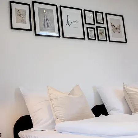 Kaza Guesthouse, Centrally Located 2 & 3 Bedroom Apartments In Augsburg Exterior photo