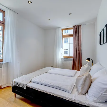 Kaza Guesthouse, Centrally Located 2 & 3 Bedroom Apartments In Augsburg Exterior photo