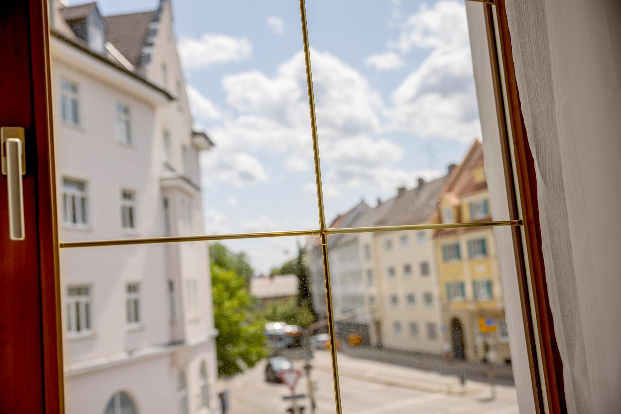 Apartament Kaza Guesthouse, Centrally Located 2 & 3 Bedroom In