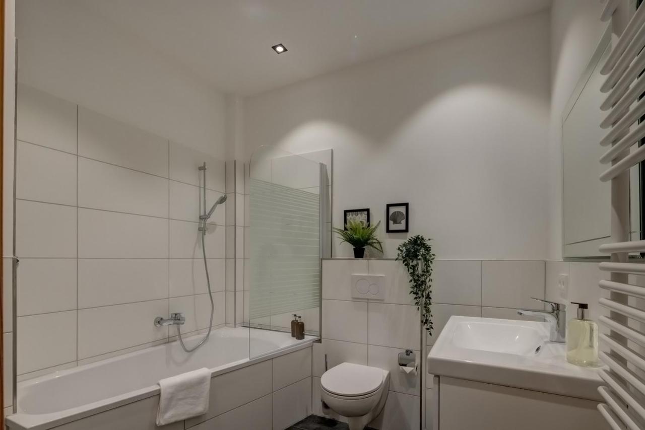 Kaza Guesthouse, Centrally Located 2 & 3 Bedroom In Augsburg