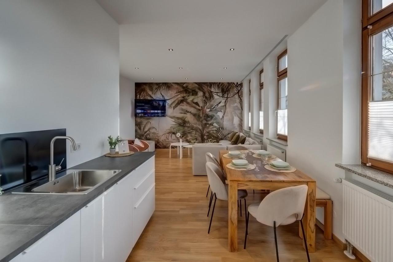 Kaza Guesthouse, Centrally Located 2 & 3 Bedroom In * Augsburg