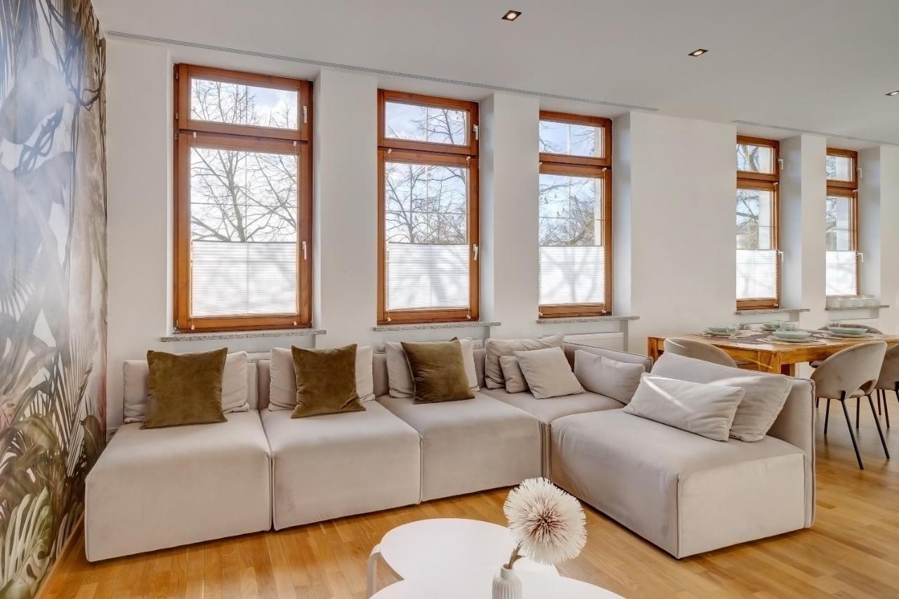 Apartment Kaza Guesthouse, Centrally Located 2 & 3 Bedroom In Augsburg