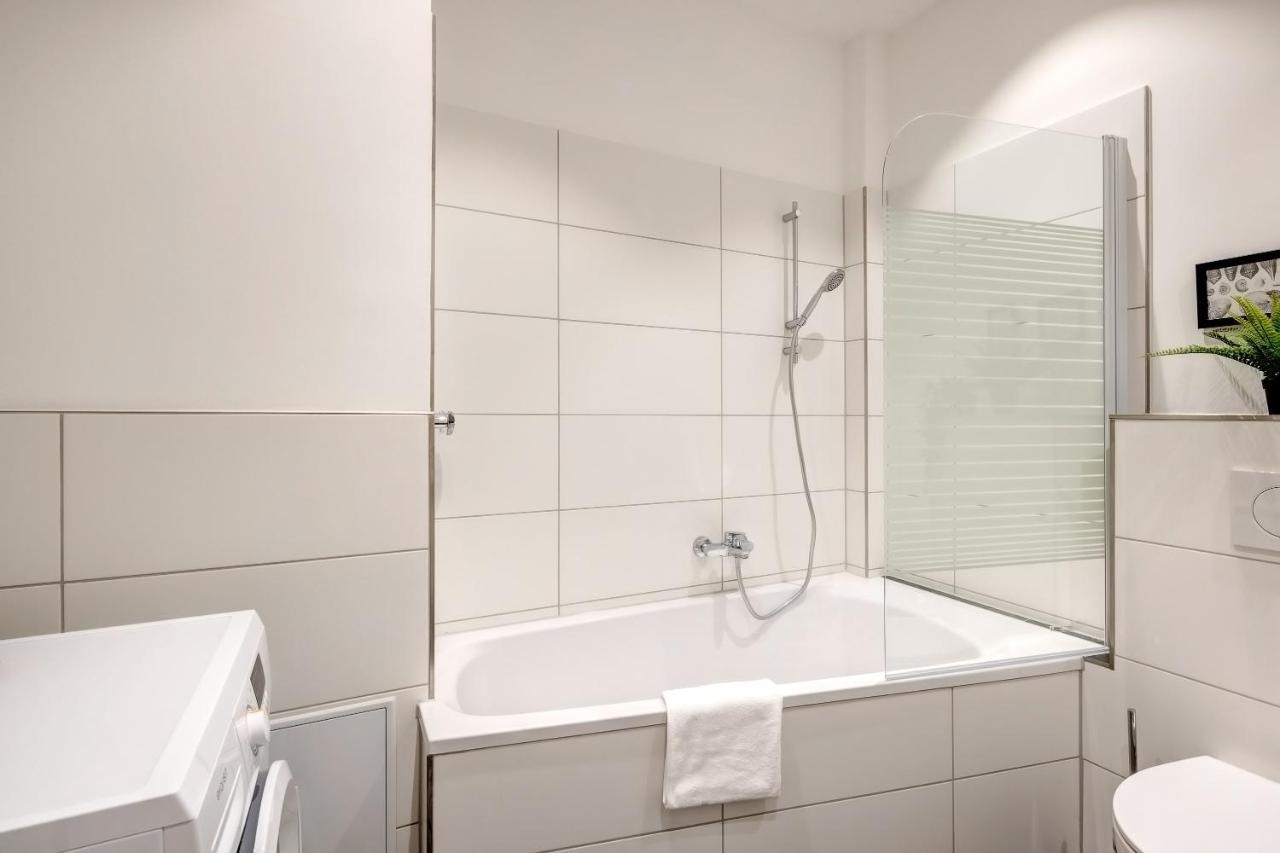 Kaza Guesthouse, Centrally Located 2 & 3 Bedroom In Augsburg