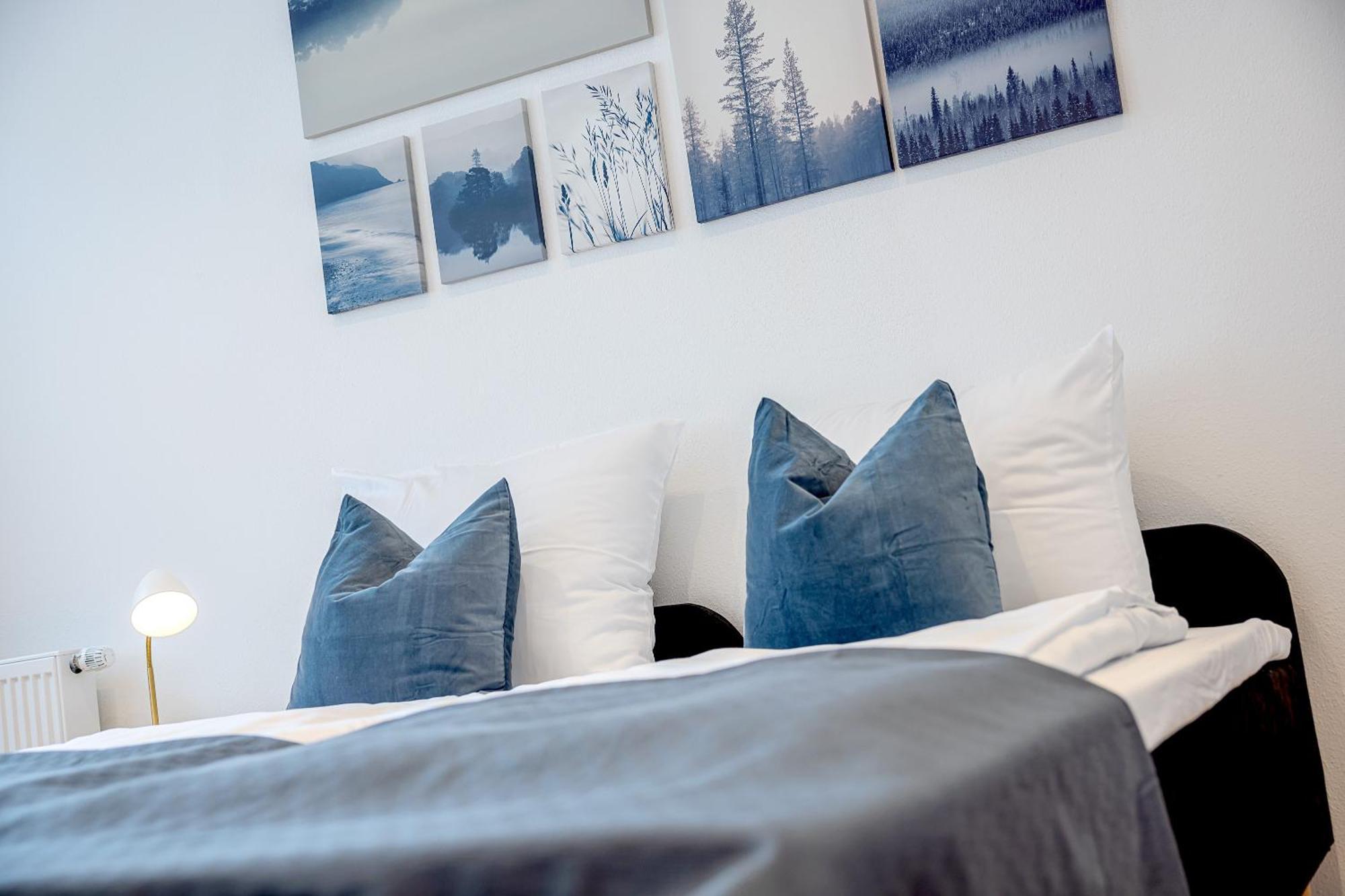 Kaza Guesthouse, Centrally Located 2 & 3 Bedroom In Apartment