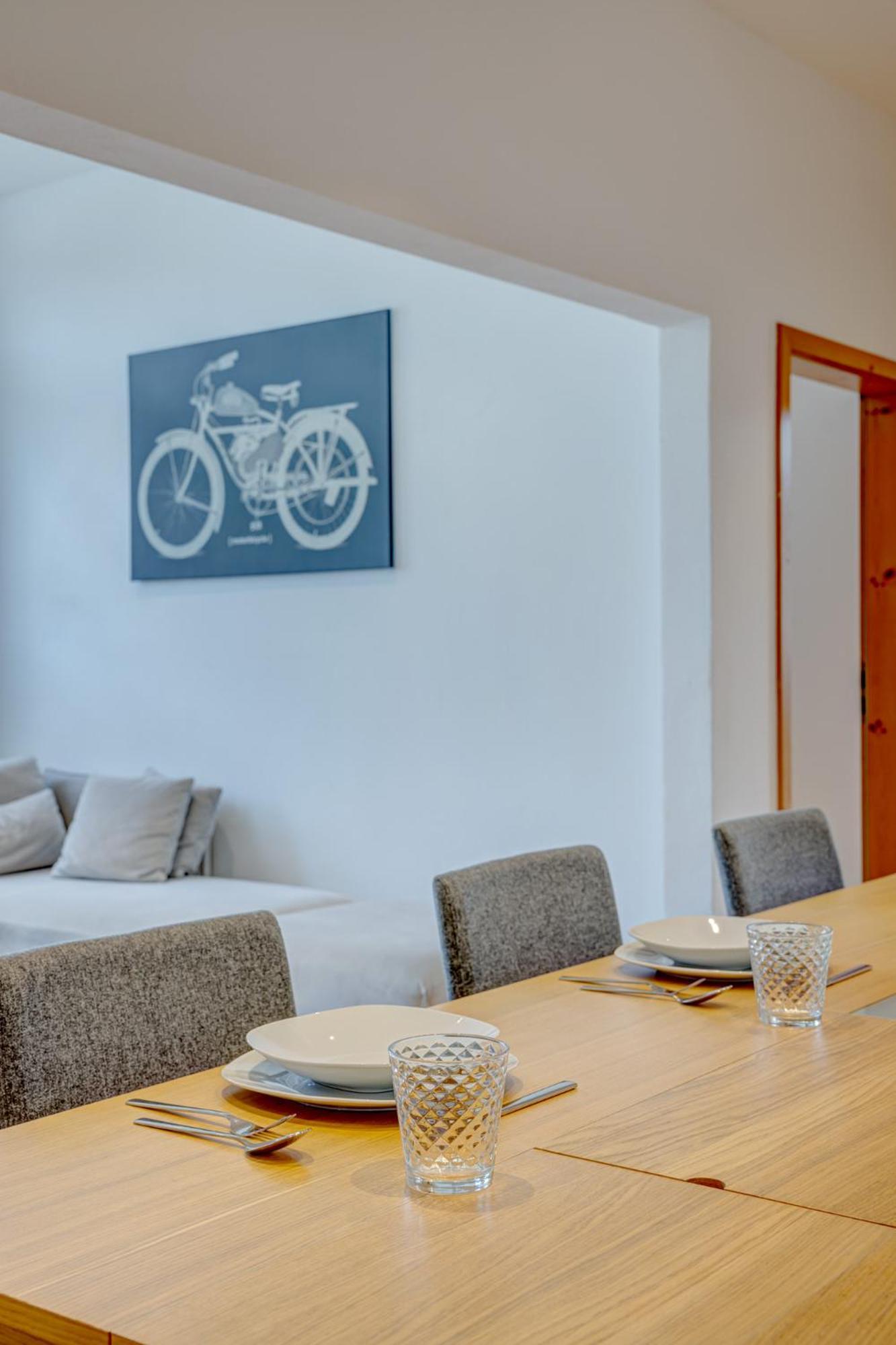 Kaza Guesthouse, Centrally Located 2 & 3 Bedroom In Apartment Augsburg