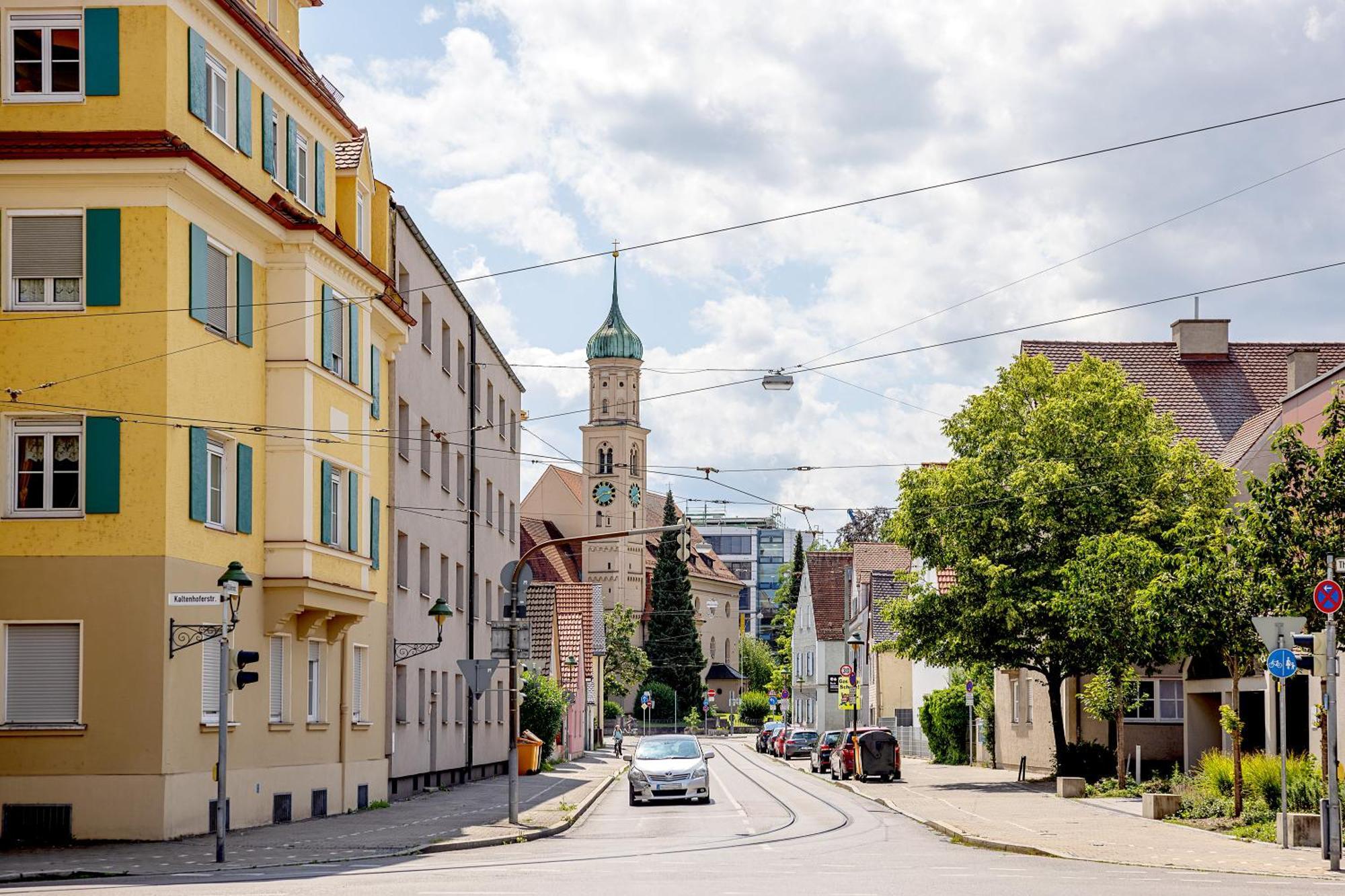 Kaza Guesthouse, Centrally Located 2 & 3 Bedroom In Augsburg