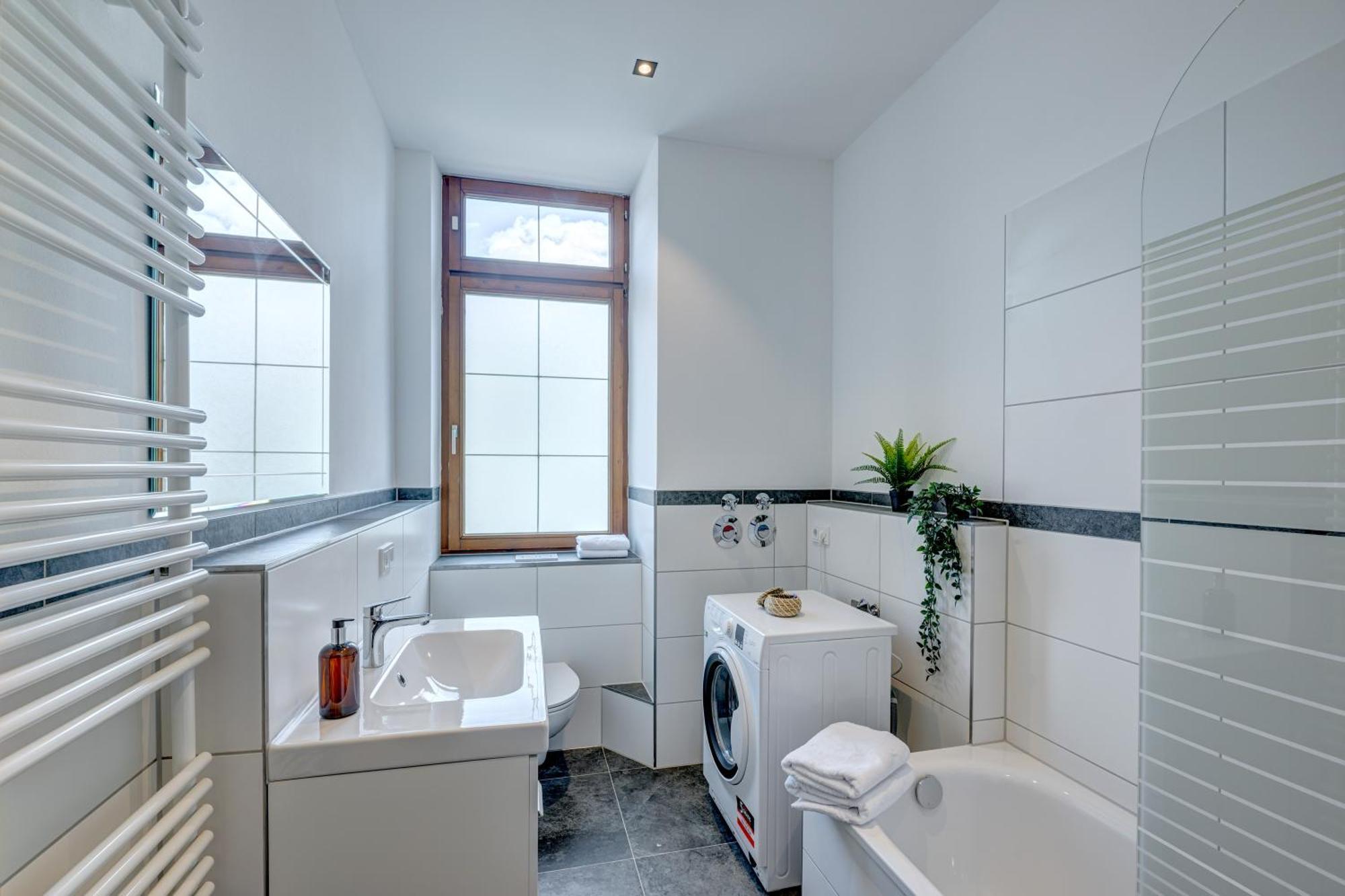 Kaza Guesthouse, Centrally Located 2 & 3 Bedroom In Augsburg