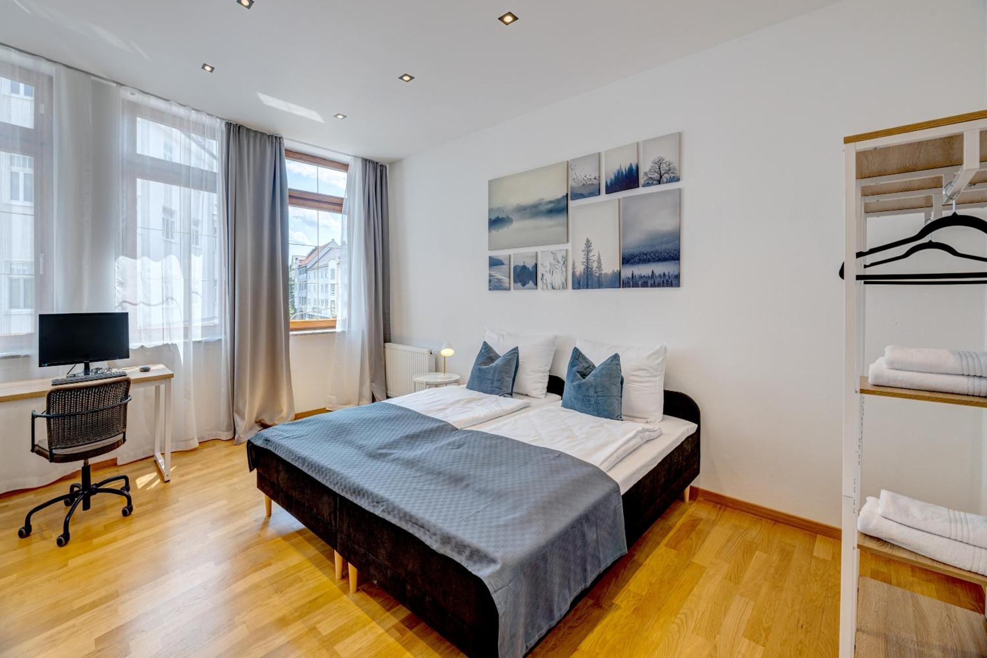 Kaza Guesthouse, Centrally Located 2 & 3 Bedroom In Apartment *