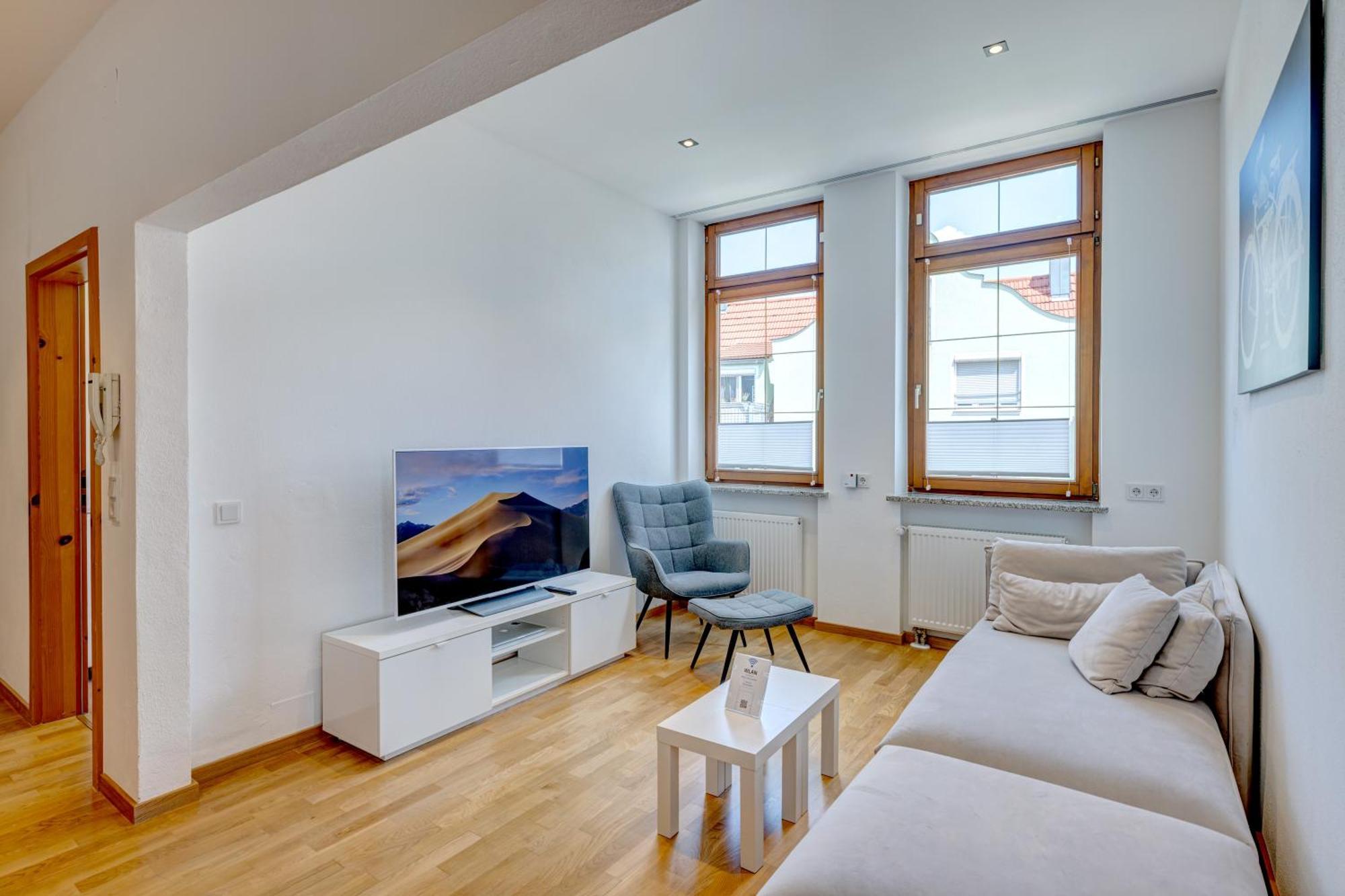 Kaza Guesthouse, Centrally Located 2 & 3 Bedroom In Apartment Augsburg